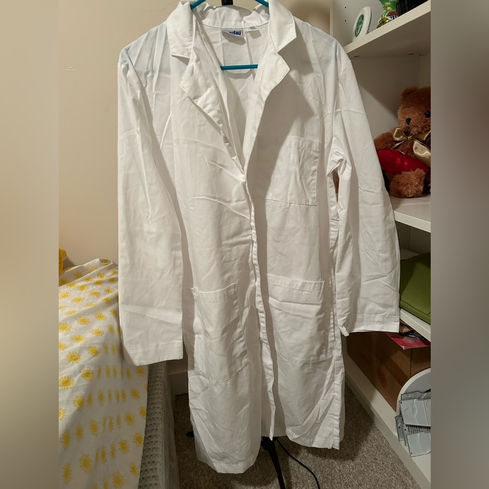 Lab coat gently used at vet school